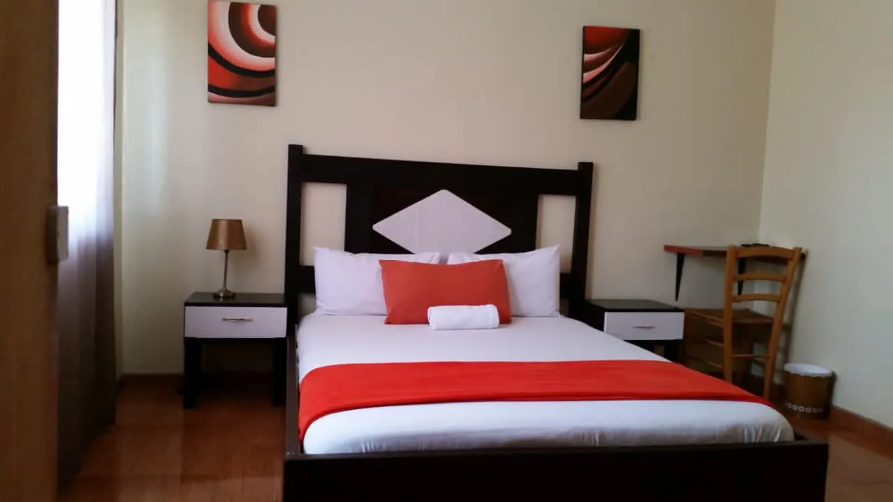 Dolphin Guesthouse thumbnail 5