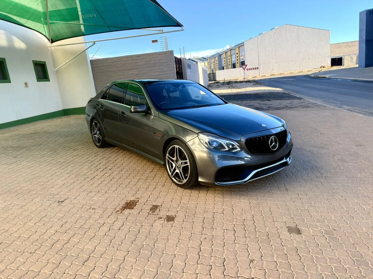 Mercedes-Benz E63 S AMG 2013 For Sale thumbnail 3
