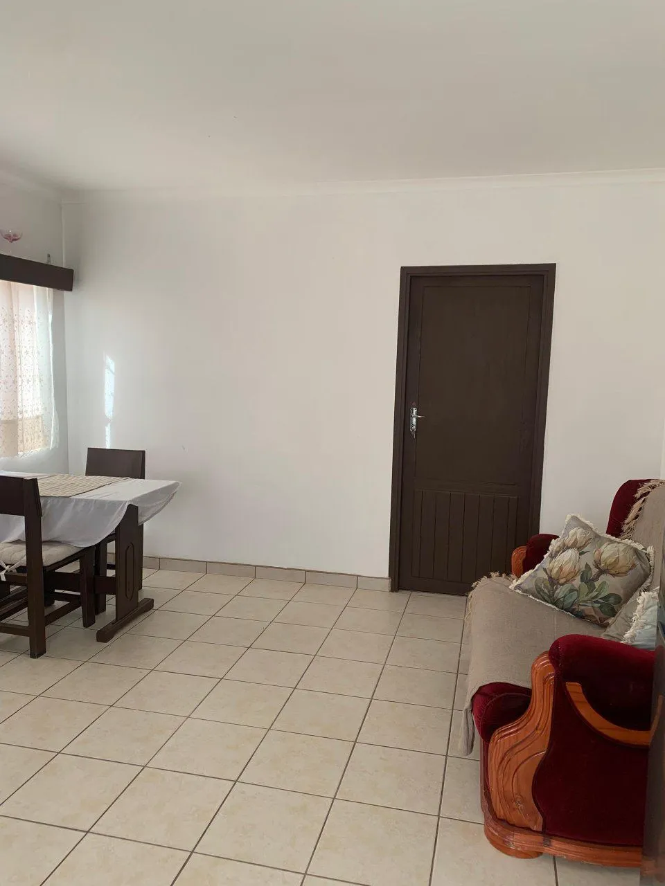 Dolphin Guesthouse thumbnail 3