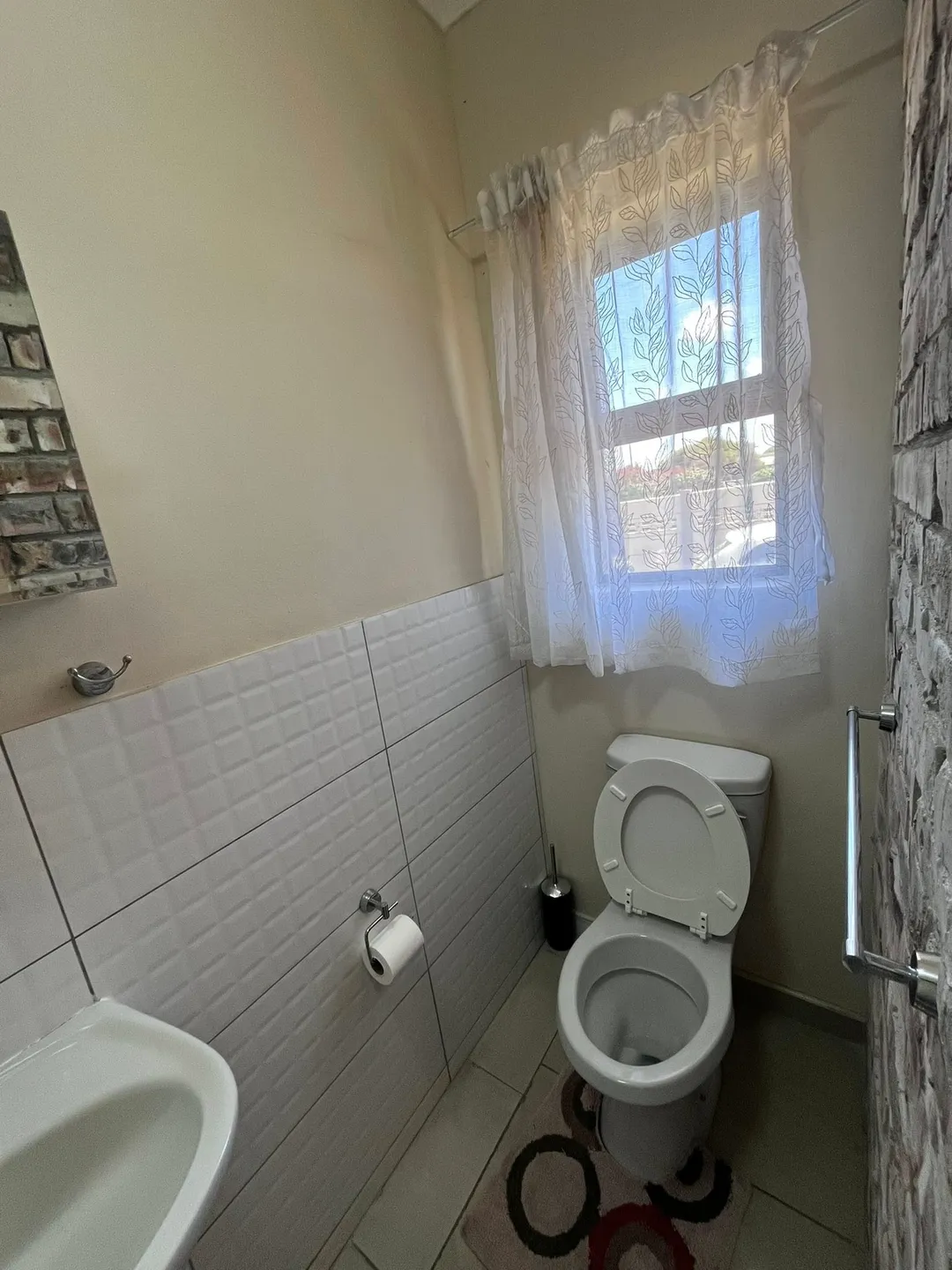 Davey's Self Catering Accommodation thumbnail 6