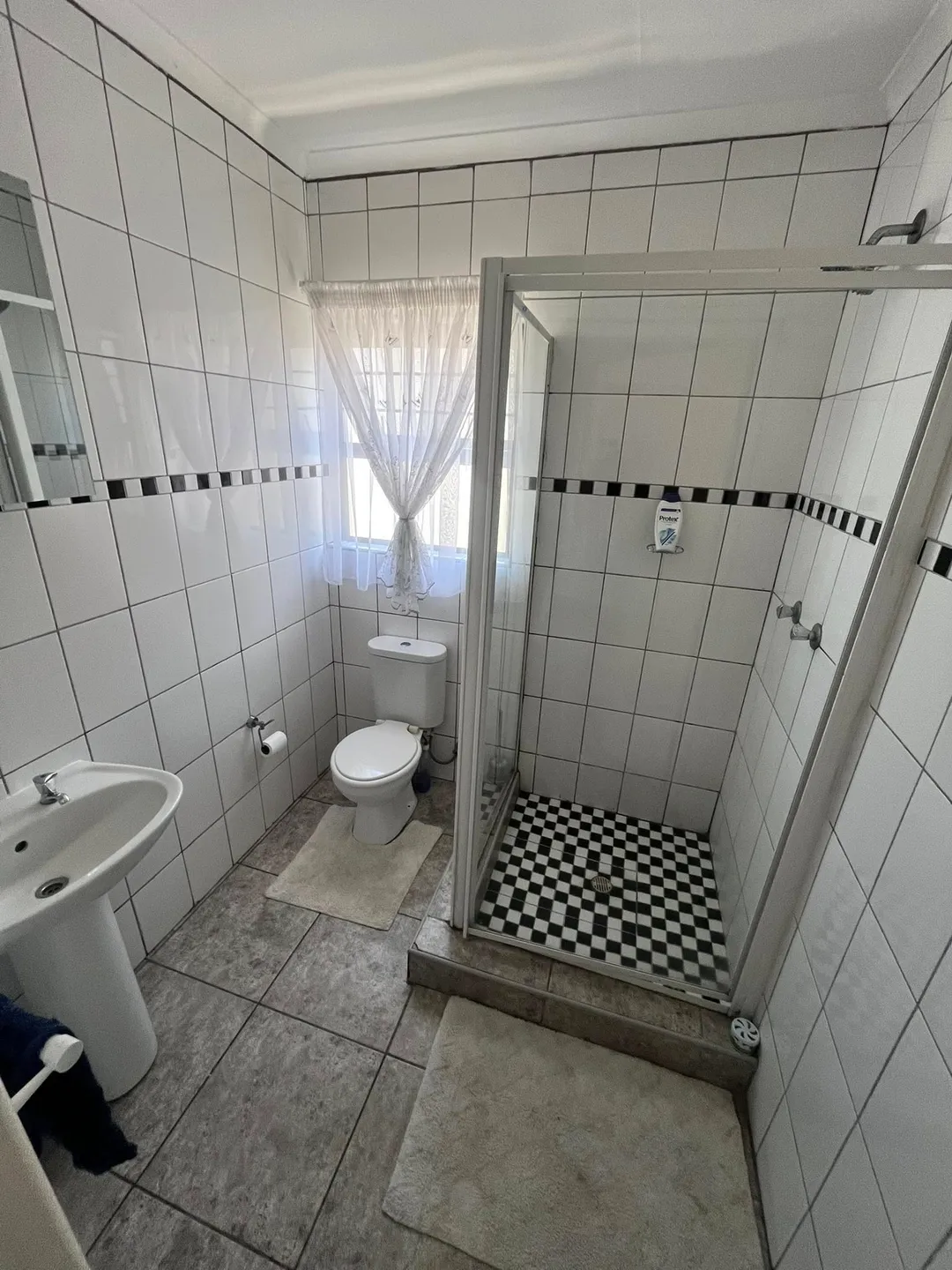 Davey's Self Catering Accommodation thumbnail 3