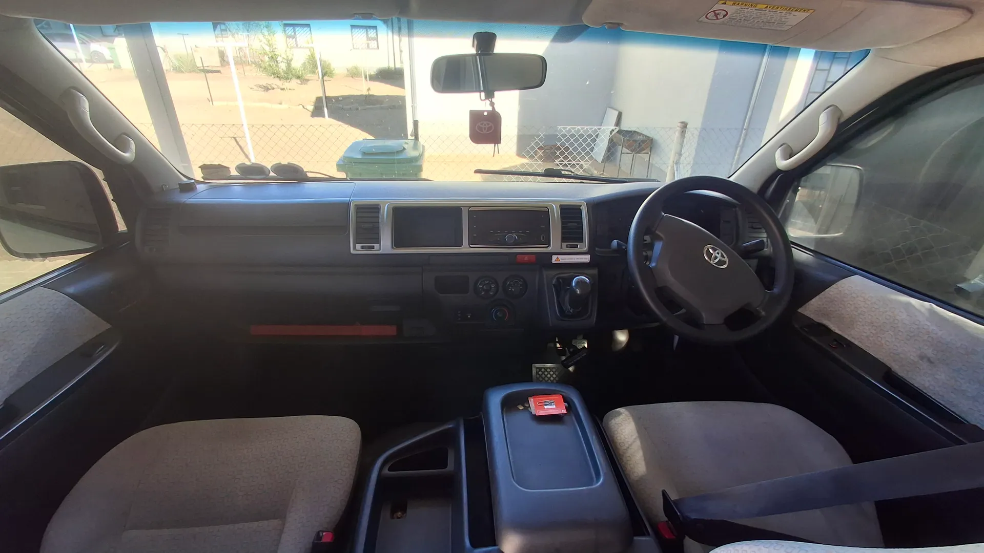 2017 toyota quantum  thumbnail 10