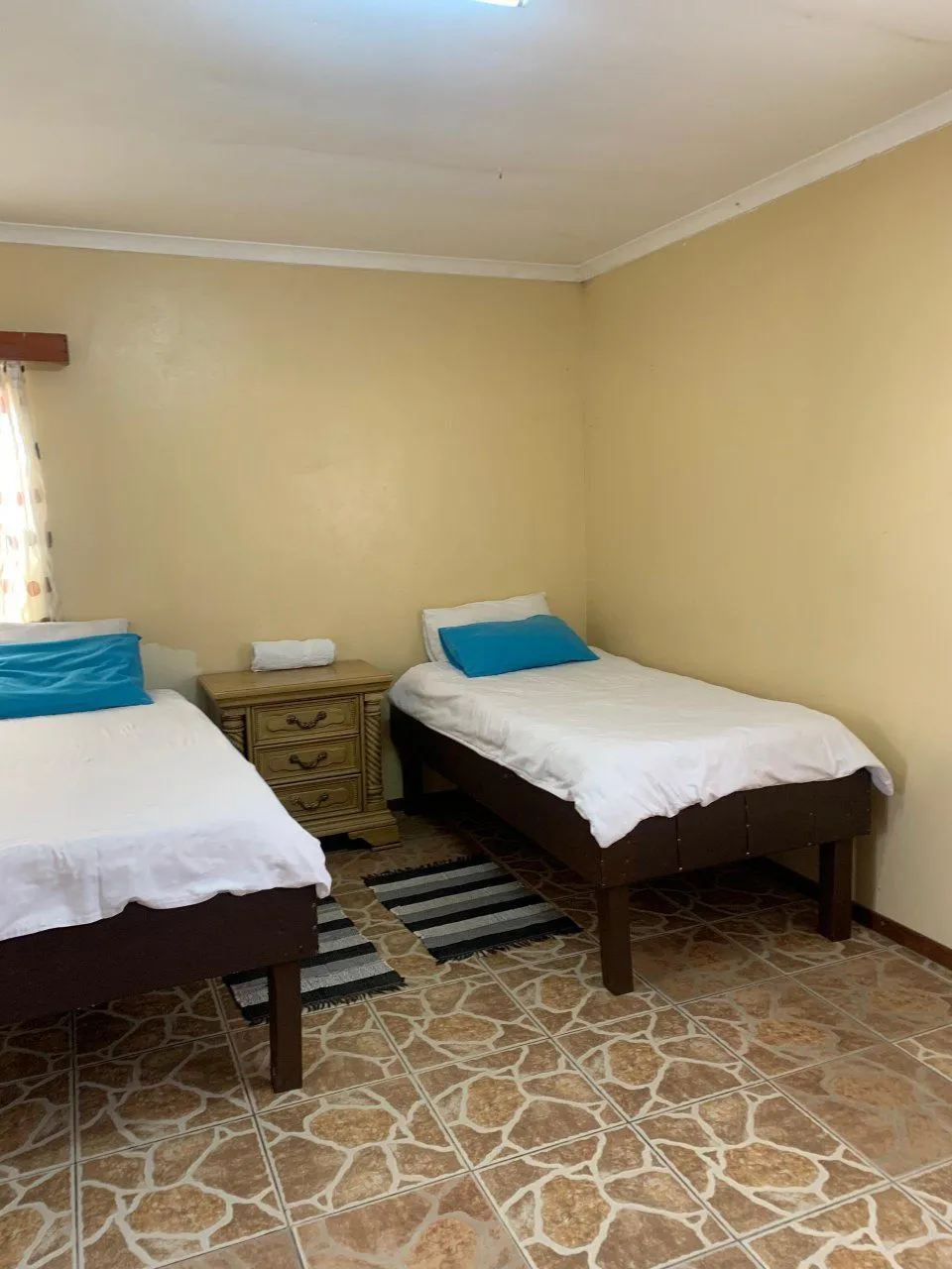 Dolphin Guesthouse thumbnail 8